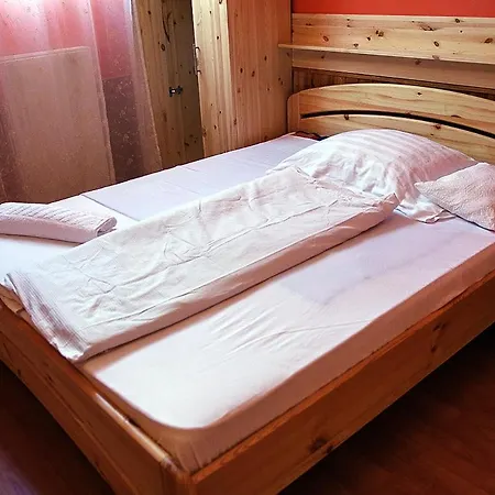 Bed & Breakfast Kispipa Panzio Szombathely