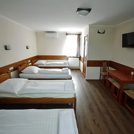Kispipa Panzio Bed & Breakfast Szombathely