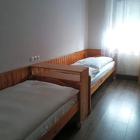 Kispipa Panzio 3* סזומבאת'לי