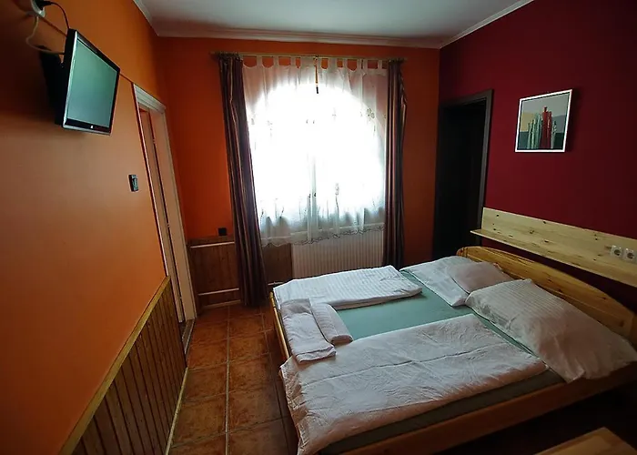Kispipa Panzio 3* Szombathely